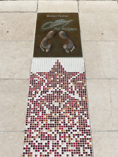 助球队在当 助球队在当